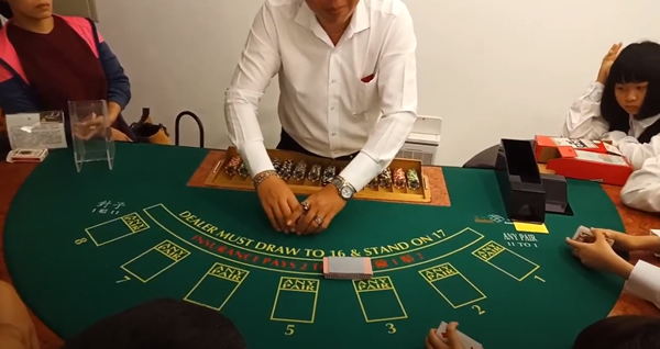 《荷官课程Casino Dealer》万能工商Vocational School – 二十一点开桌程序Blackjack Open table-千博