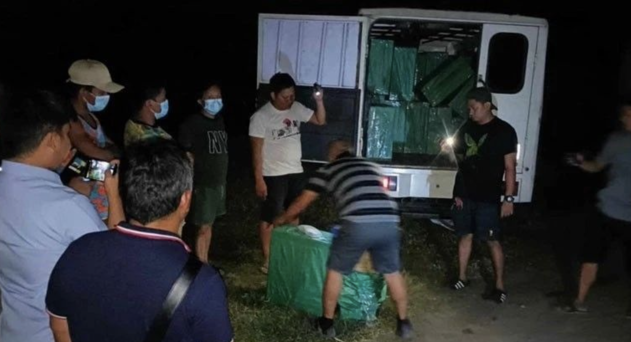 价值3.2亿菲币! 7中国人被捕 菲律宾捣毁走私制假烟团伙-千博