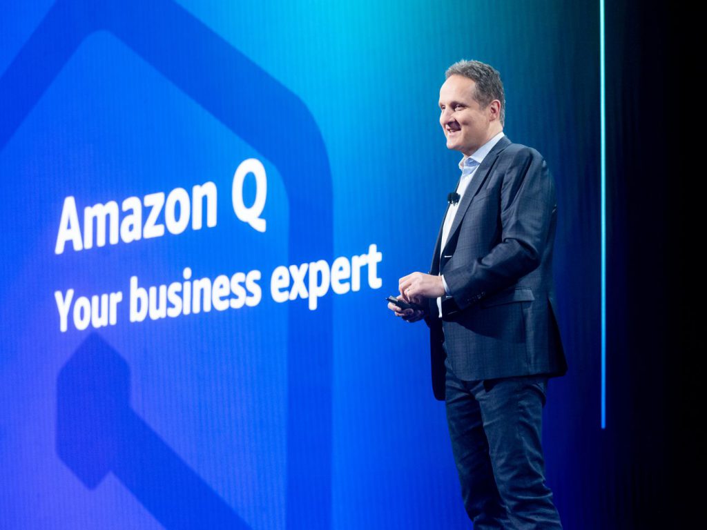 AWS 拉斯维加斯推出 新型AI 聊天机器人Amazon Q-千博