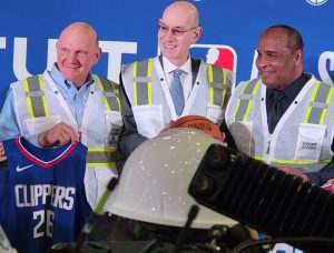 东契奇联盟第1,老詹迎神级里程碑!NBA官宣罚单,肖华宣布新决定-千博