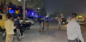 飞车党作案残忍!金边一男子被砍致重伤及被抢走手机!-千博