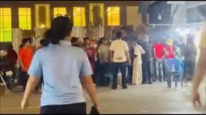 波贝一群外国人饮酒扰民还欲打保安,现已被捕!-千博