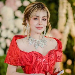 你们快还我72万美元！”美女明星公开追债-千博