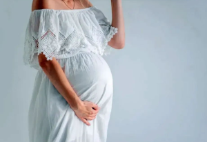 泰国卫生局局长：支持同性伴侣代孕，以提高出生率！-千博