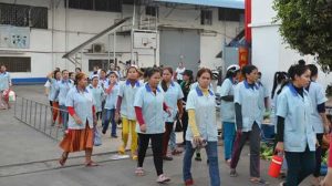 每月向工会交1美元,工人:不交就得不到帮助-千博