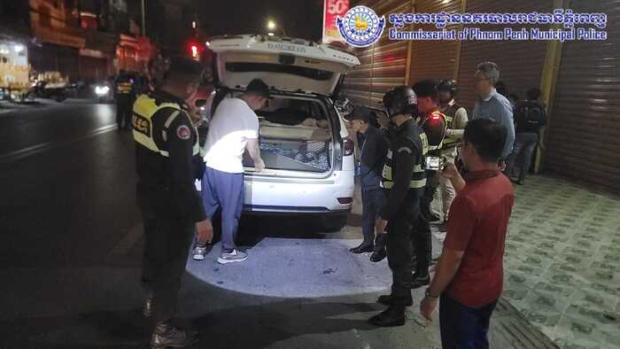 图片[3]-柬埔寨金边警方严查非法持枪-千博