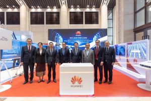 2024年老挝数字周期间，老挝副总理在华为展台强调了5G和ICT-千博