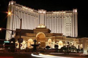 前米高梅大酒店高管承认与非法体育博彩团伙有罪-千博