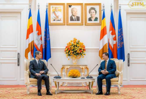 洪玛耐首相会见梁振英-千博