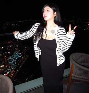 网友投稿：全网搜索这个小姐姐，自从上一次跨年夜邂逅了你之后让我至今难以忘怀！-千博