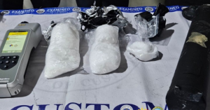 海关局在克拉克港截获价值 750 万比索冰毒-千博