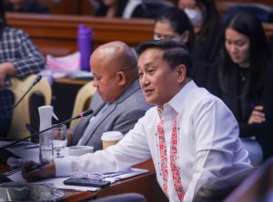 收集修宪签名就能日赚1500 参议长动怒!-千博