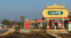 人心惶惶!缅北皎梅街头武装持枪往来,有人莫名被枪击,有人被抓走-千博