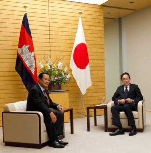 洪森会晤老朋友岸田文雄-千博