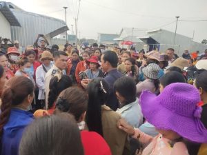 柬埔寨某工厂近40名工人无故晕倒!-千博