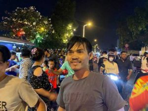 跳河自杀又后悔，小伙游回岸边笑了-千博