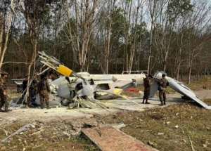 又一架缅军军机在妙瓦底附近被击落坠毁,第44师师长及5名军官丧生-千博