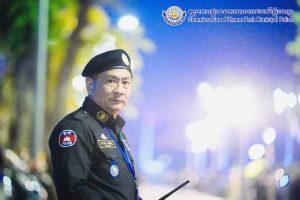 刺眼灯光瞬间致盲！金边将严查改装车灯-千博