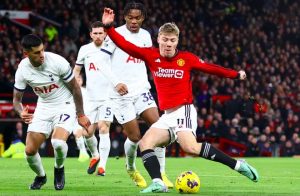 豪门对决夜:曼联2-2热刺6轮1胜 皇马4-1巴萨夺冠 罗马1-3米兰-千博