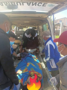 缅甸男子毒瘾发作,吸毒致幻,家中自杀!看完再也不敢碰毒品-千博