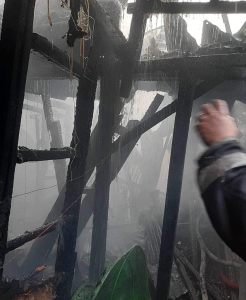 中国城住宅区火灾现场发现22岁女子逃生未遂，不幸窒息身亡-千博