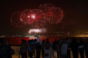 2023年访澳客量逾2800万 年底国际客日均过万回復疫前九成-千博