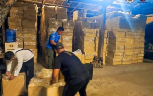 海关查获2,700万比索走私香烟-千博