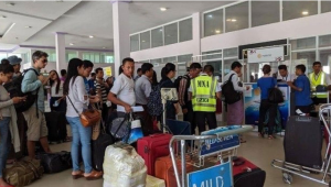 每天有上百人逃往仰光！缅甸这个城市可能陷入战火，机票价格猛涨-千博