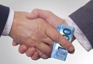 顶住压力龙年开门红假日消费迎来炒作-千博