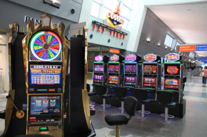 Light & Wonder国际机场提供角子机管理系统的合同-千博