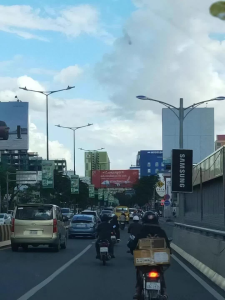 柬漂女孩有多拼？月入2万，还疯狂搞副业！-千博