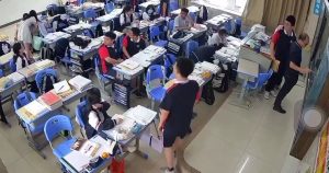 国内热榜：涉事女教师开直播，不畏流言蜚语誓言要接住这泼天的富贵！-千博