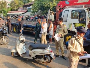 金边警方突袭并关闭一家非法当铺！-千博