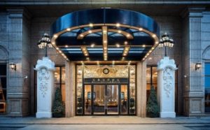 英皇衞星场生意恢復疫前7至8成 酒店房价回落入住率逾9成-千博