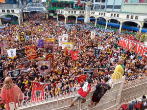 耶稣受难日 70 万信徒涌向溪啊婆教堂-千博