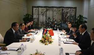 洪森会见中共中央军委副主席何卫东-千博