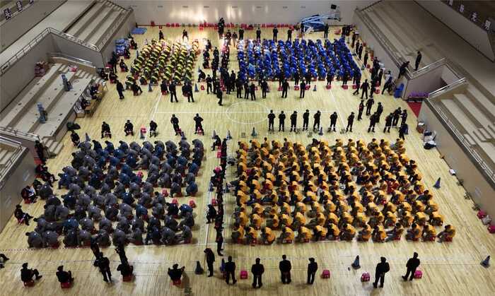 图片[2]-首次！警方在缅甸大其力抓获497名诈骗犯罪嫌疑人并押解回国-千博