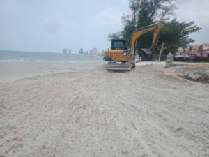 西哈努克省政府澄清奥茨碟海滩公共浴室附近污水流入大海事件-千博