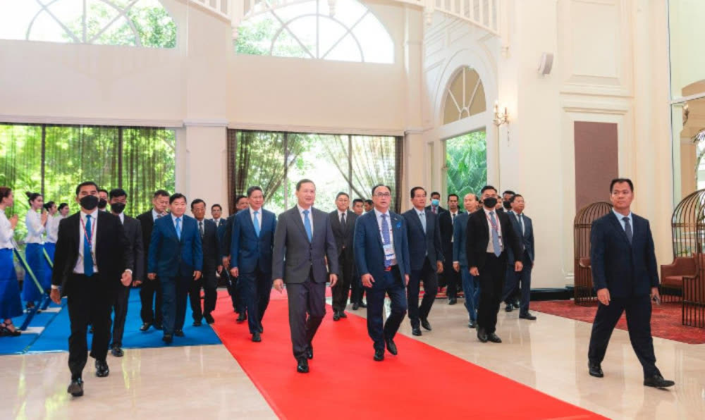 图片[2]-2024年东盟-柬埔寨商业峰会在金边圆满闭幕-千博