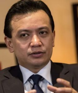 特里连尼斯控告多名“亲杜”人士-千博