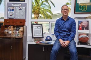 赌博遭下药 豪赌客悬赏百万逮嫌犯-千博