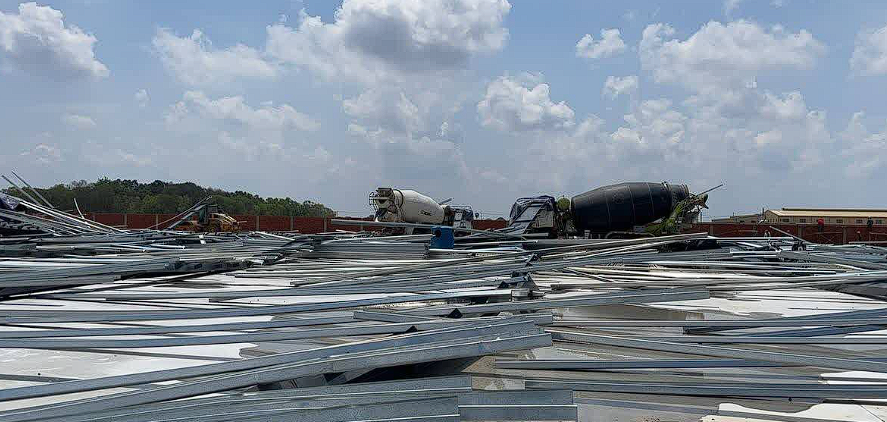 图片[5]-柬埔寨某在建工厂钢架被大风吹倒，致7人受伤！-千博