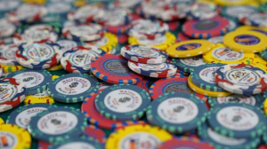 五万内地男子利用假筹码诈骗澳门赌场180万港元-千博