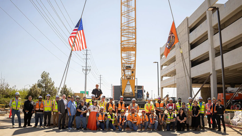 加州天河赌场举行新停车场封顶仪式，扩建工程迈向里程碑-千博